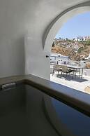 Acave Santorini Suites