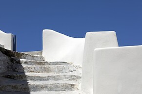 Acave Santorini Suites