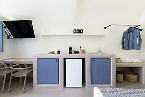 Acave Santorini Suites