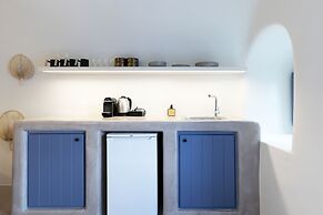 Acave Santorini Suites