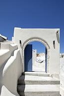 Acave Santorini Suites