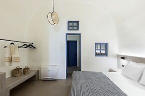 Acave Santorini Suites