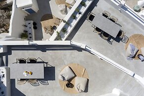 Acave Santorini Suites
