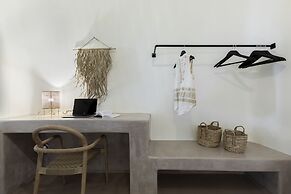 Acave Santorini Suites