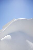 Acave Santorini Suites