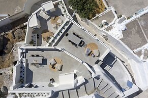 Acave Santorini Suites