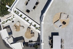 Acave Santorini Suites