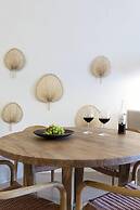 Acave Santorini Suites