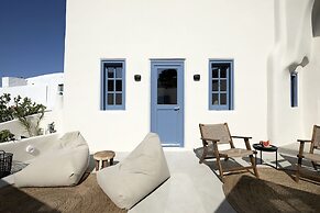 Acave Santorini Suites