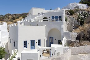 Acave Santorini Suites
