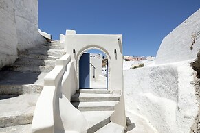 Acave Santorini Suites