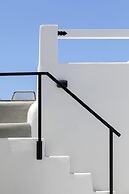 Acave Santorini Suites