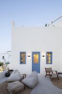 Acave Santorini Suites
