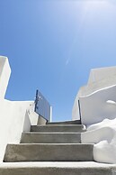 Acave Santorini Suites