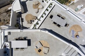 Acave Santorini Suites