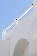 Acave Santorini Suites