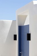 Acave Santorini Suites