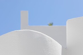 Acave Santorini Suites