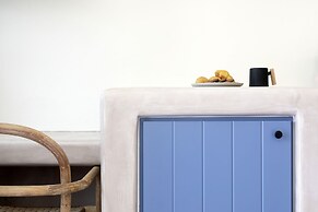 Acave Santorini Suites