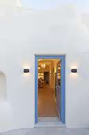Acave Santorini Suites