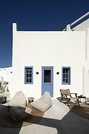 Acave Santorini Suites