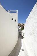 Acave Santorini Suites