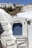 Acave Santorini Suites