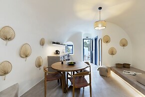 Acave Santorini Suites