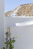 Acave Santorini Suites