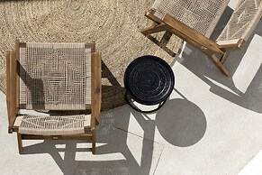 Acave Santorini Suites