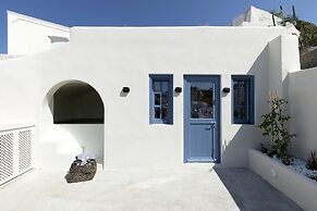Acave Santorini Suites