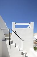 Acave Santorini Suites