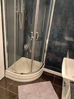 Lovely 5 Person Chalet in St Margaret's at Cliffe