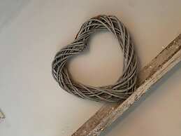 Lovely 5 Person Chalet in St Margaret's at Cliffe