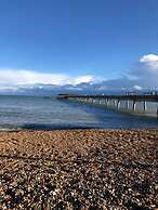 Lovely 5 Person Chalet in St Margaret's at Cliffe