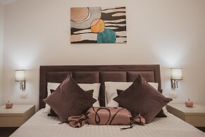 Luxury Modern House, Just 1 min Walk to the Beach