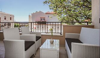 Luxury Modern House, Just 1 min Walk to the Beach