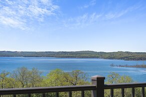 Majestic View Getaway w/ Beautiful Lake Views!