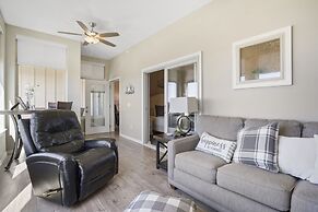 Majestic View Getaway w/ Beautiful Lake Views!