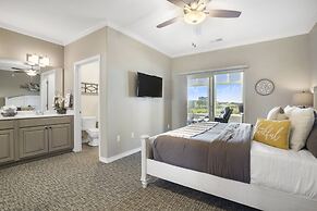 Majestic View Getaway w/ Beautiful Lake Views!