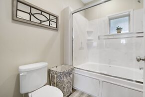 Majestic View Getaway w/ Beautiful Lake Views!