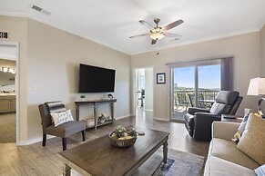 Majestic View Getaway w/ Beautiful Lake Views!