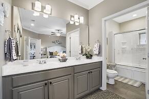 Majestic View Getaway w/ Beautiful Lake Views!