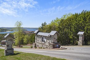 Majestic View Getaway w/ Beautiful Lake Views!