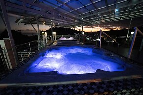 Edma Aparta Hotel