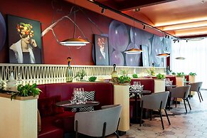 Moxy Paris Val D’Europe
