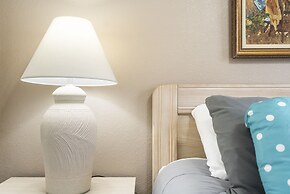 Lounging on the Lane