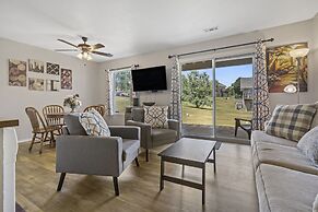 Branson Fall Creek Retreat w/ Deck Views!