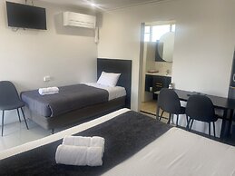The Seaview Tavern Motel