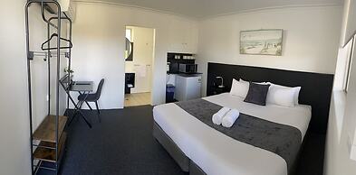 The Seaview Tavern Motel